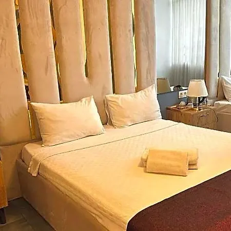 Grand Niki & Hotel