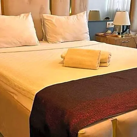 Hotel Grand Niki &